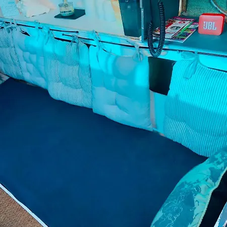 Bateau-hôtel Nuit Insolite Sur Un Voilier Au Cœur De La Rochelle La Rochelle (Charente-Maritime)