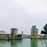 Botel Nuit Insolite Sur Un Voilier Au Coeur De La Rochelle La Rochelle (Charente-Maritime)