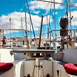 Båthotell Nuit Insolite Sur Un Voilier Au Coeur De La Rochelle *