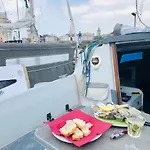 Båthotell Nuit Insolite Sur Un Voilier Au Coeur De La Rochelle La Rochelle (Charente-Maritime)