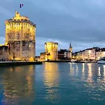 Båthotell Nuit Insolite Sur Un Voilier Au Coeur De La Rochelle La Rochelle (Charente-Maritime)