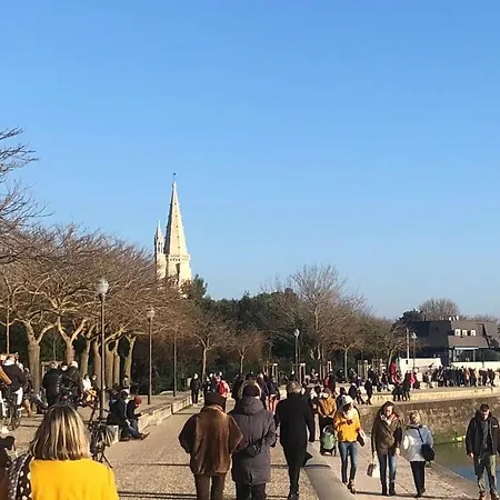 Nuit Insolite Sur Un Voilier Au Coeur De La Rochelle * ラ・ロシェル