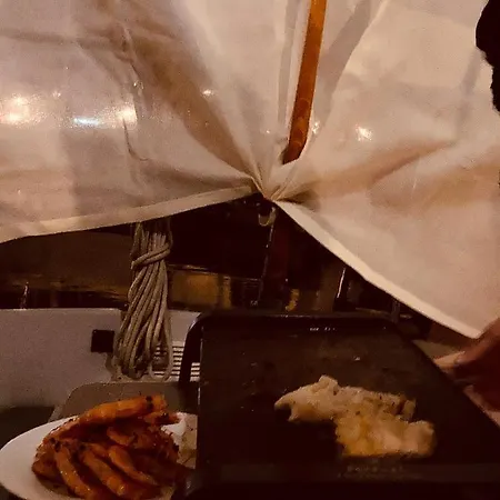 Nuit Insolite Sur Un Voilier Au Coeur De La Rochelle 船上ホテル *