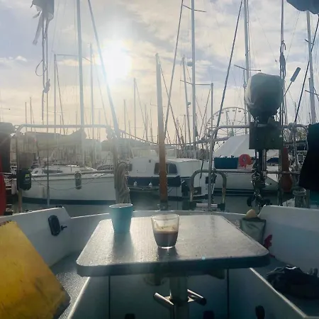 Nuit Insolite Sur Un Voilier Au Coeur De La Rochelle