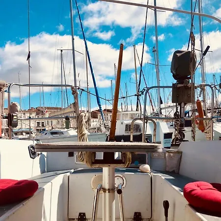 船上ホテル Nuit Insolite Sur Un Voilier Au Coeur De La Rochelle *