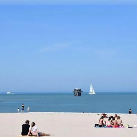 Úszó hotel Nuit Insolite Sur Un Voilier Au Coeur De La Rochelle *