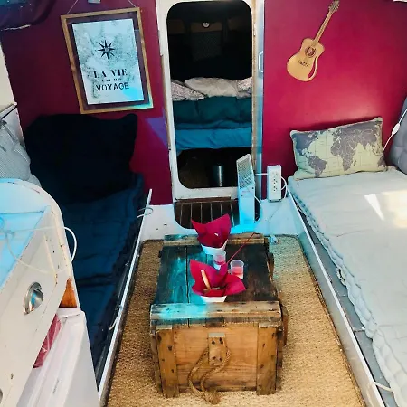 Nuit Insolite Sur Un Voilier Au Coeur De La Rochelle ラ・ロシェル