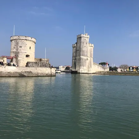 Úszó hotel Nuit Insolite Sur Un Voilier Au Coeur De La Rochelle