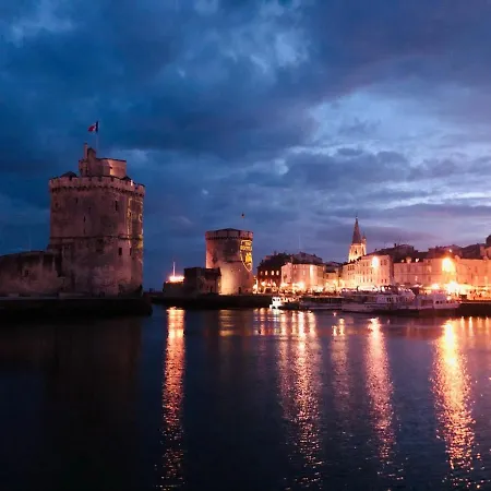 Nuit Insolite Sur Un Voilier Au Coeur De La Rochelle *